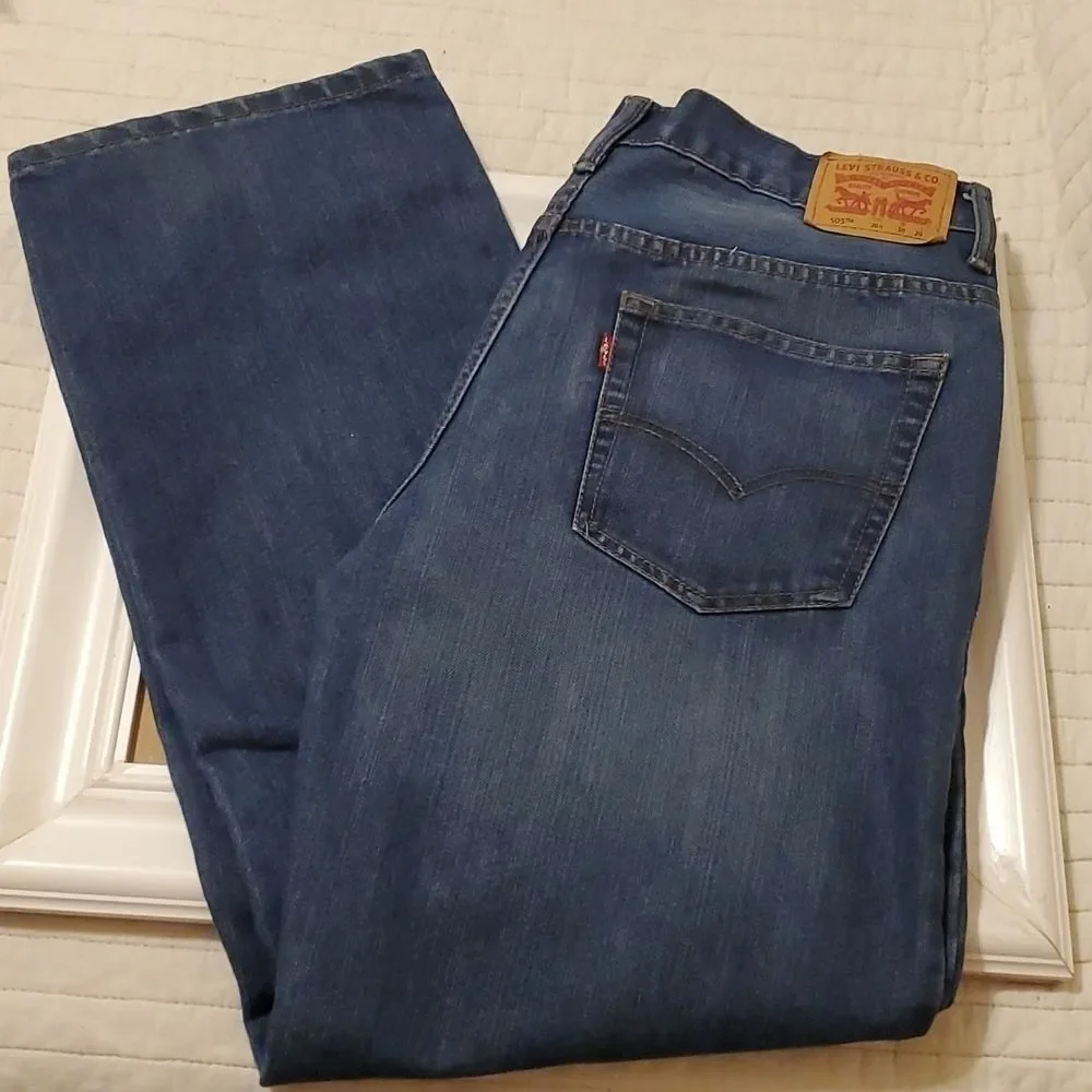 Levi's 505 Relaxed Fit Medium Wash Blue Jeans Size 20 Husky